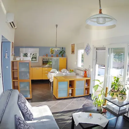 Apartment Leni