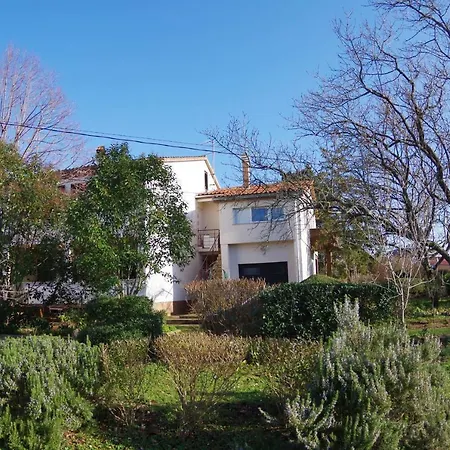 Leni Apartmán